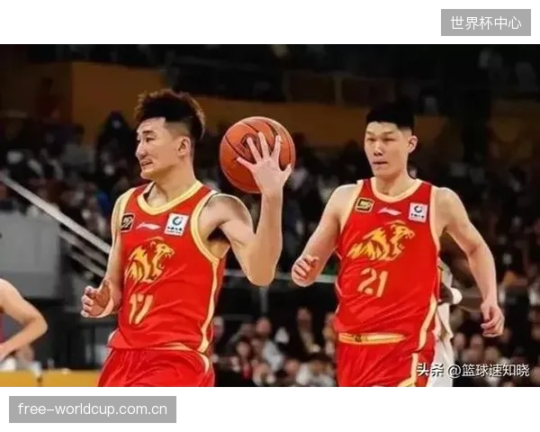 广厦队在总决赛G4背水一战，依靠胡金秋与塔克的内线组合扳回一城。